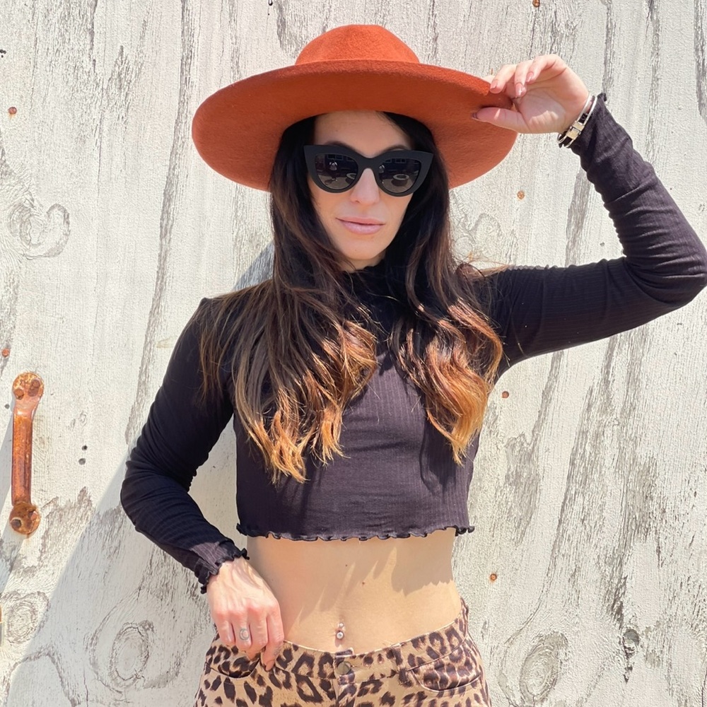 NWT‎ Ribbed Long Sleeve Crop Top